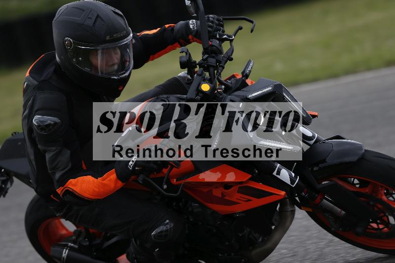 Archiv-2025/10 23.04.2025 Cornu Master School ADR/rot-rouge/20